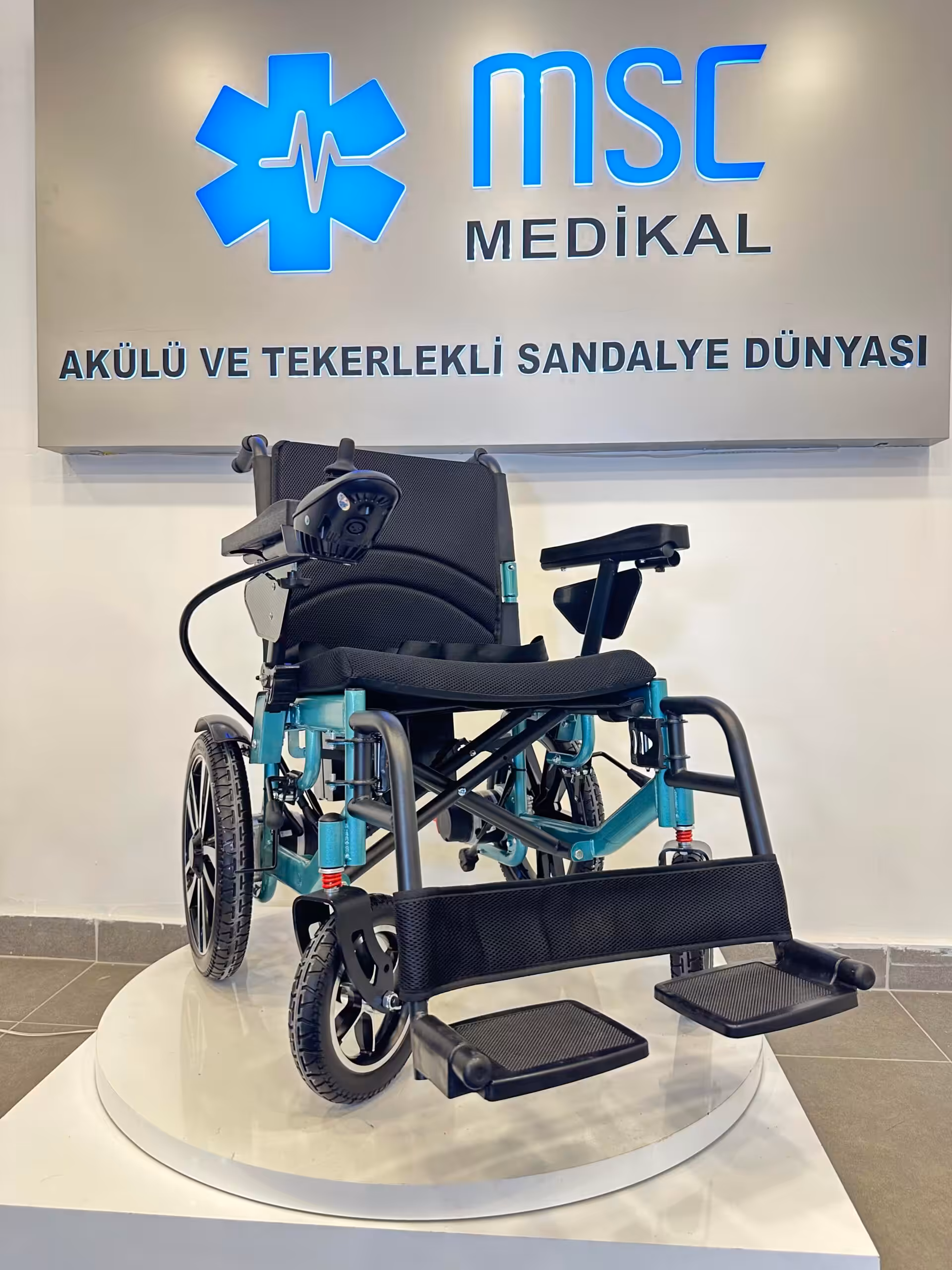 Freely AS140 Akülü Tekerlekli Sandalye
