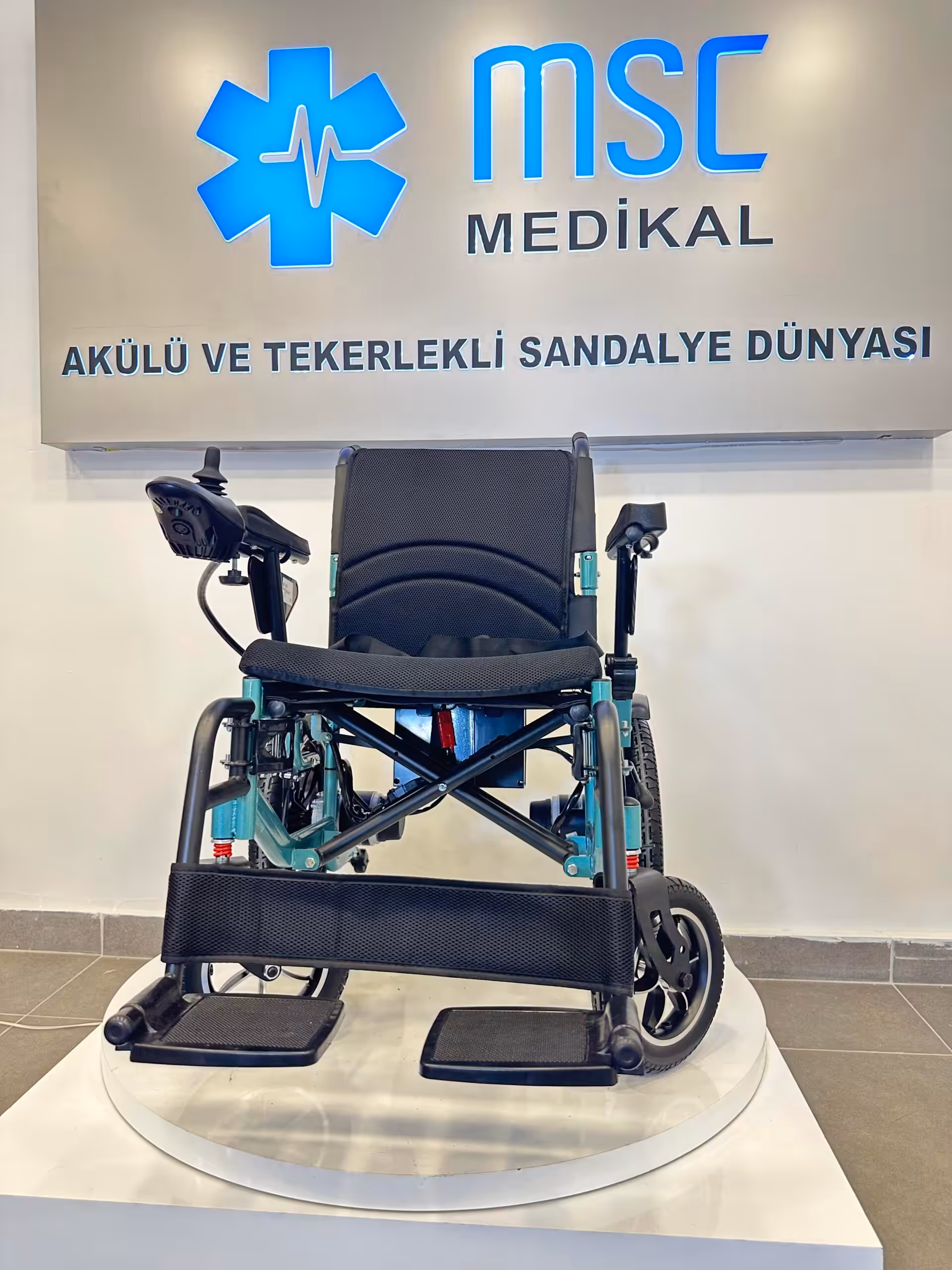 Freely AS140 Akülü Tekerlekli Sandalye