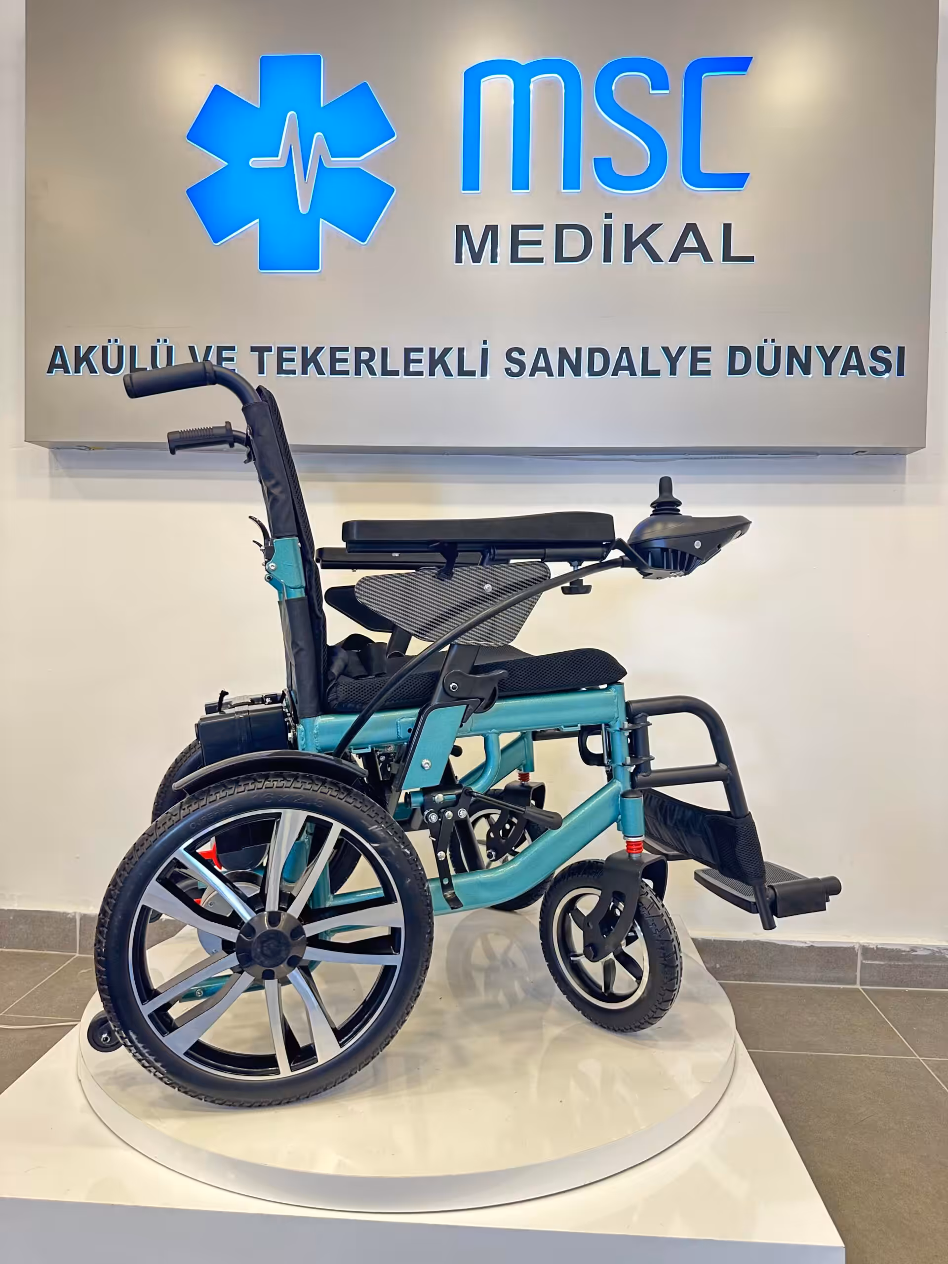 Freely AS140 Akülü Tekerlekli Sandalye