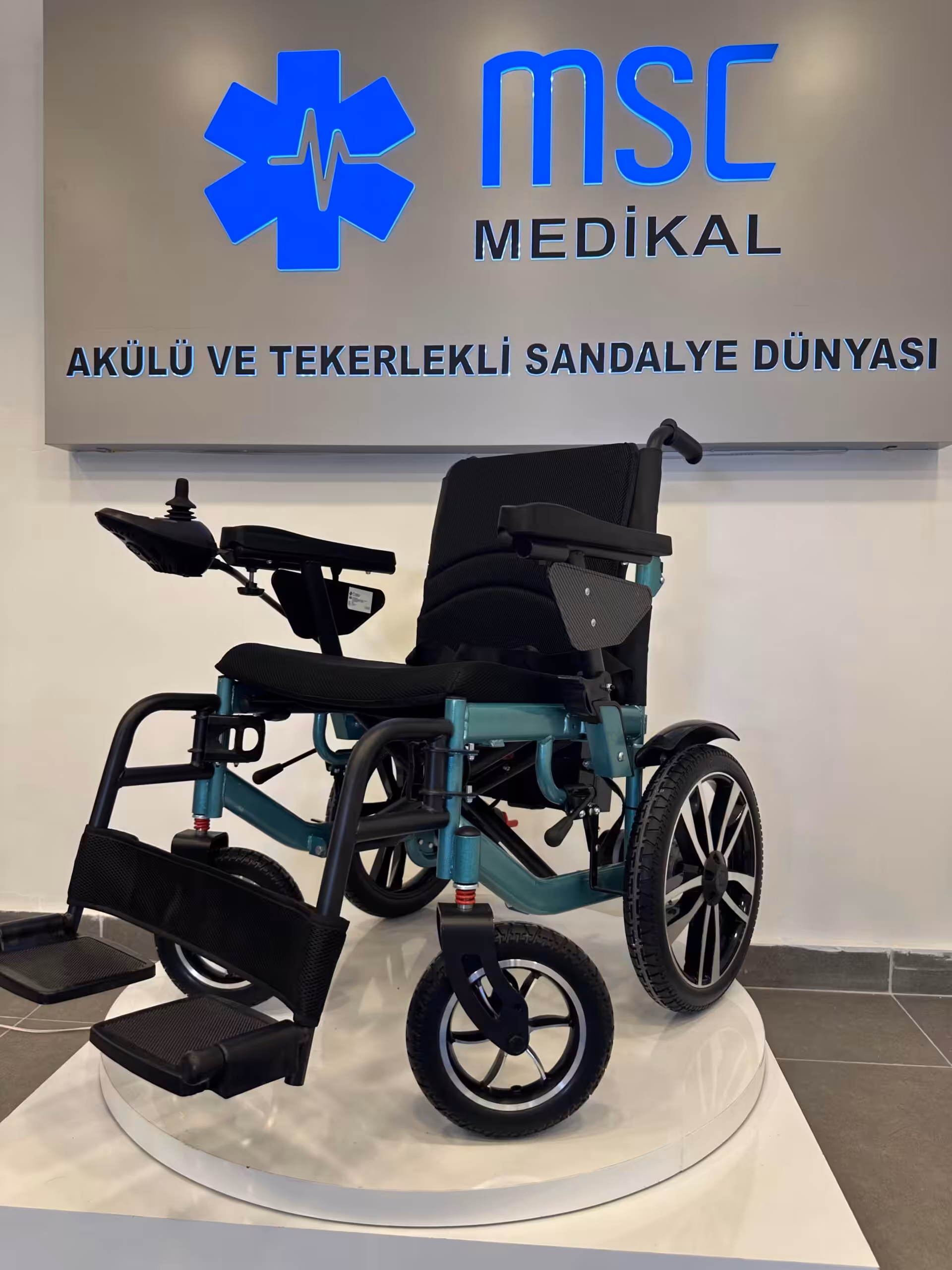 Freely AS140 Akülü Tekerlekli Sandalye