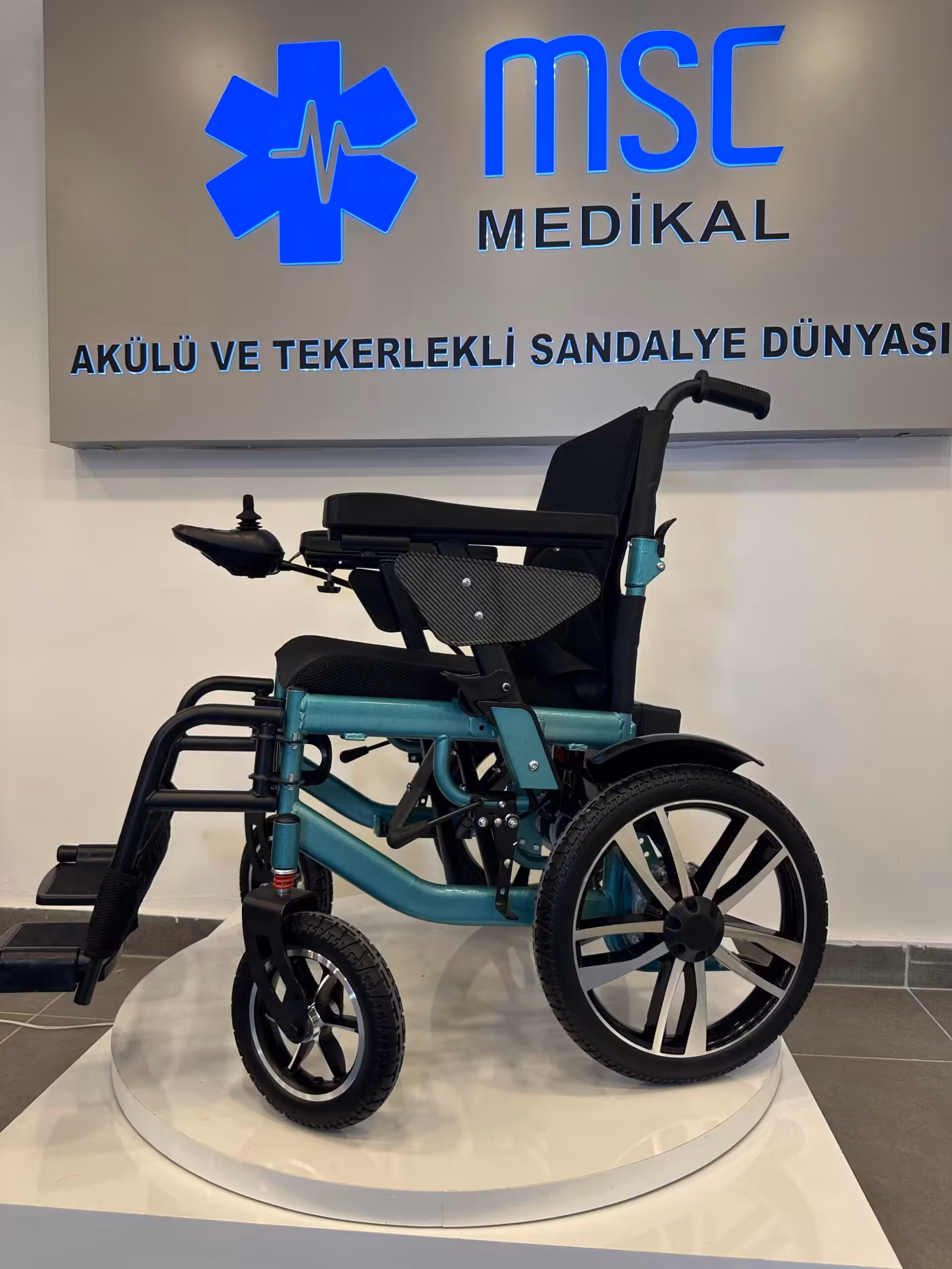 Freely AS140 Akülü Tekerlekli Sandalye
