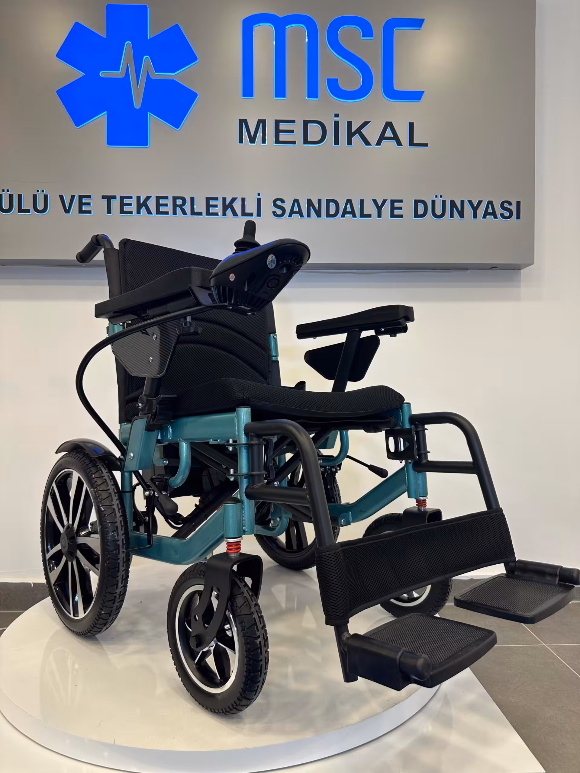 Freely AS140 Akülü Tekerlekli Sandalye