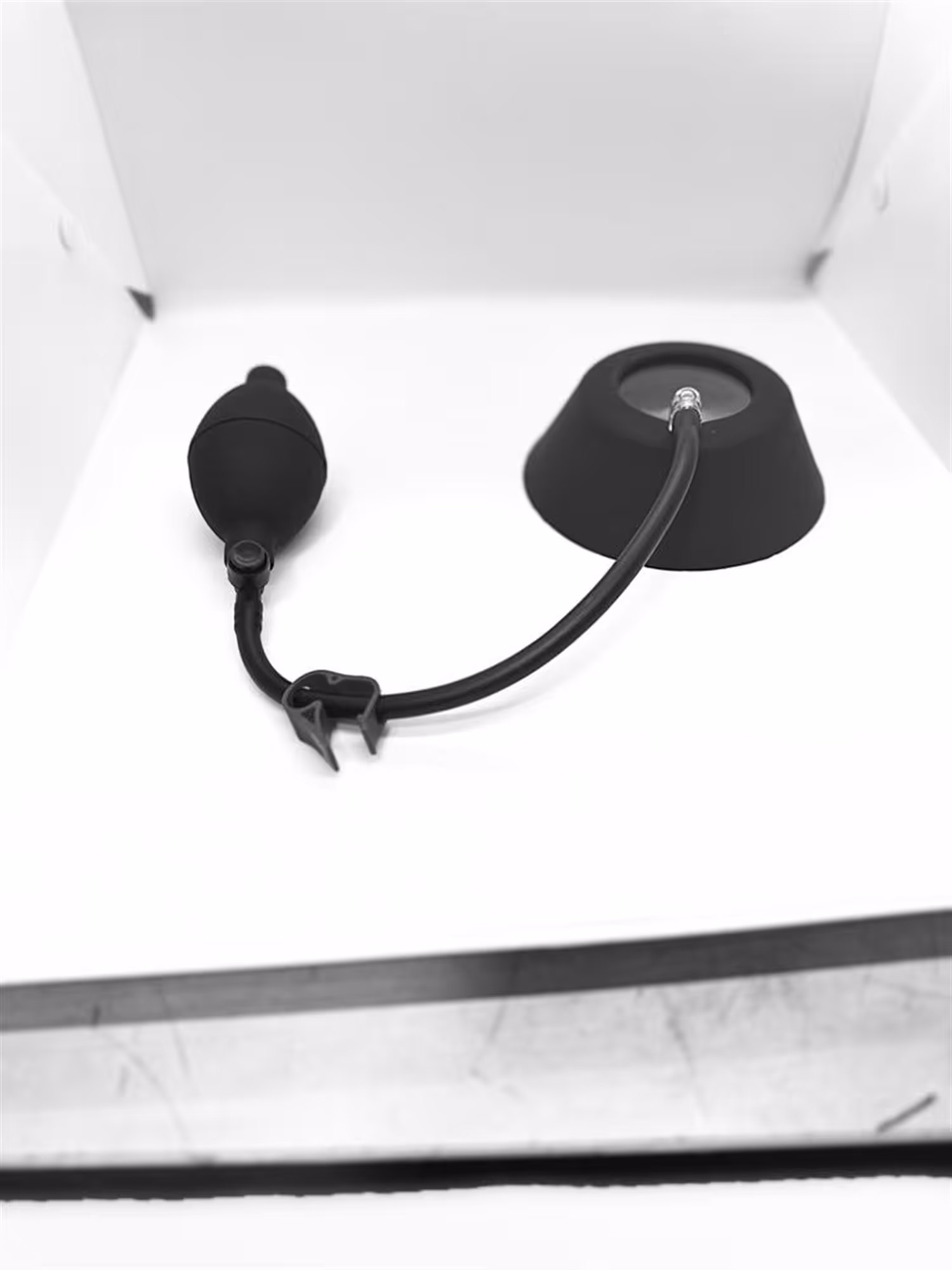 Kunduracı Göğsü Vakum Aleti Erkek