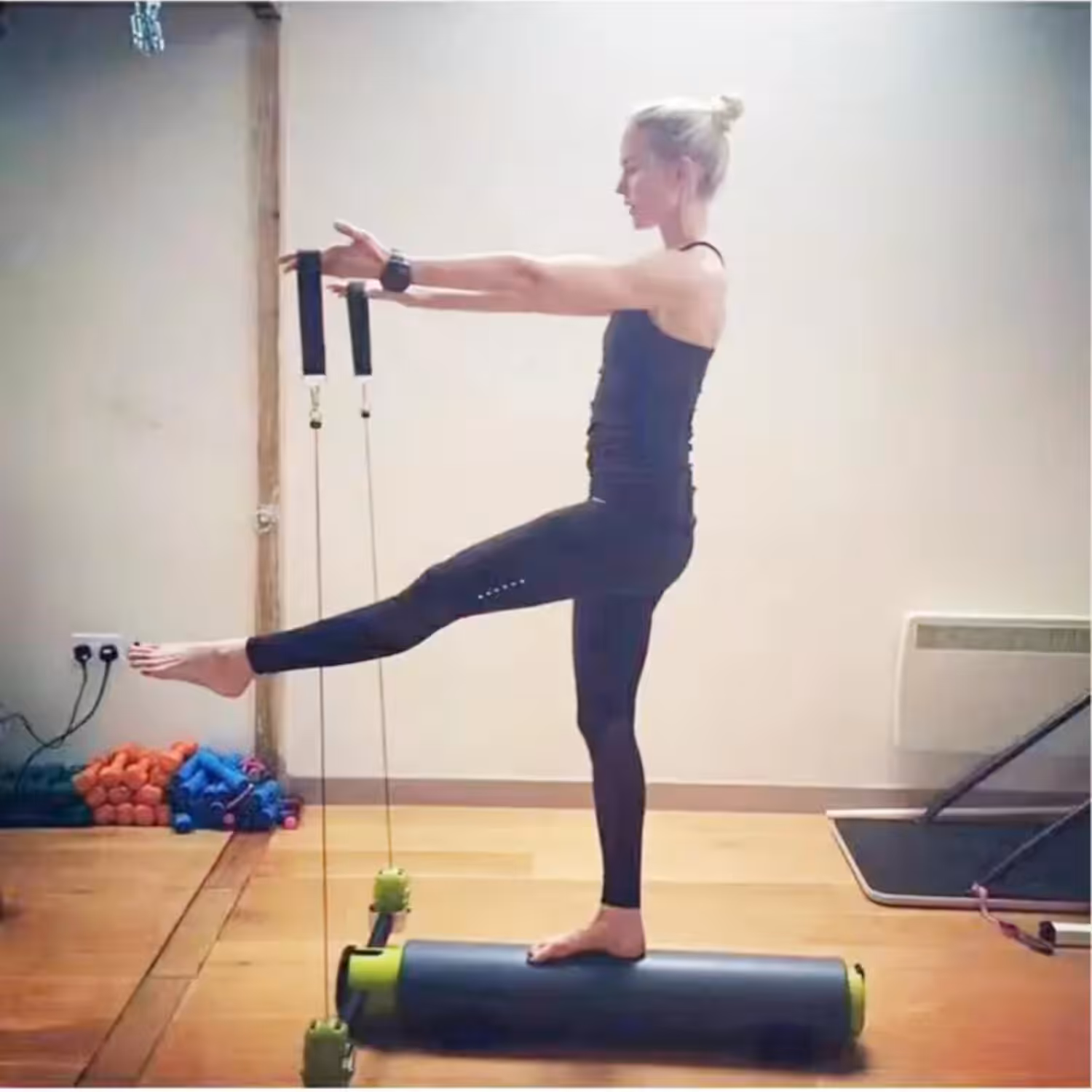 Pilates Reformer Rulo Çekme Cihazı