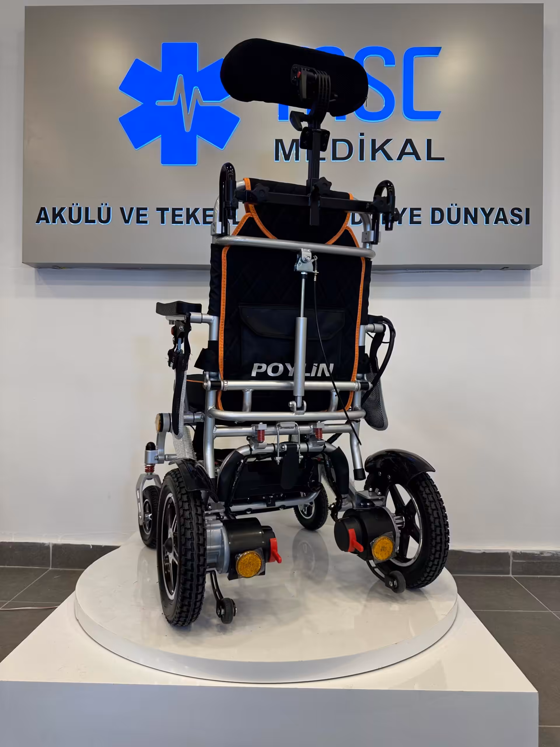 Poylin P206 Ultra Hafif Katlanabilir Akülü Sandalye