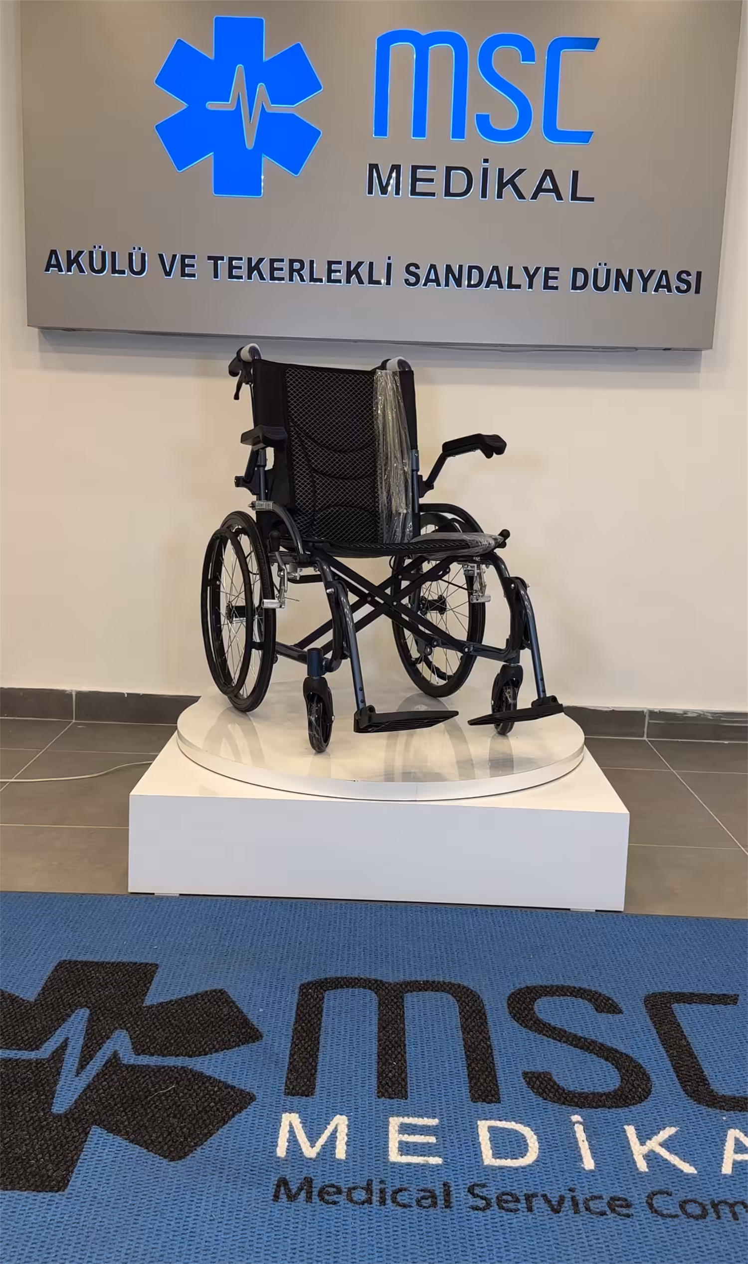 SDM 863LABJ 12 Refakatçi Tekerlekli Sandalye